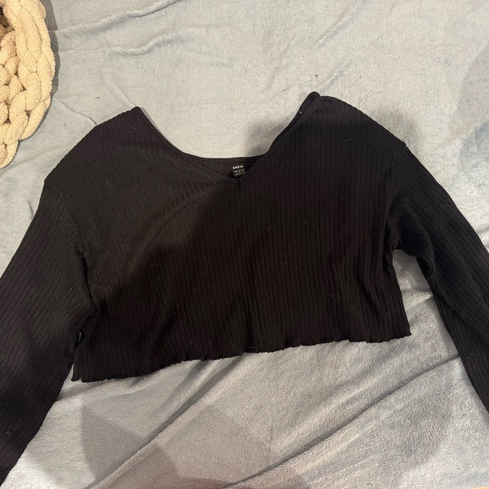 SHEIN Black Ribbed Crop Top